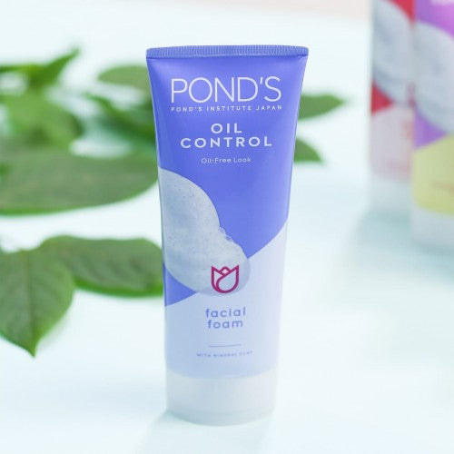 Pond’s Oil Control Oil-Free Look Facial Foam 100-g